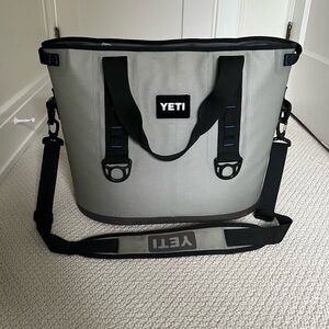 YETI Hopper Soft Cooler Bag
